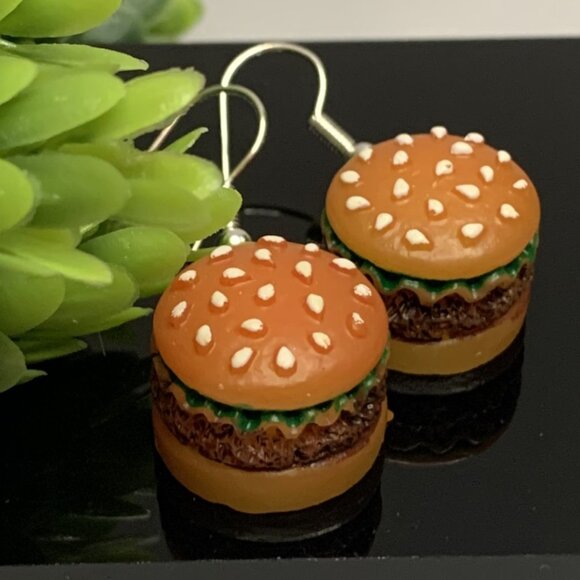 Hamburger Earring, Burger Earring, Funny Food Earring, Gift Idea, Silly Earring - Picture 2 of 5